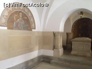 [P20] Manastirea Sinaia - interior cavou » foto by mishu
 - 
<span class="allrVoted glyphicon glyphicon-heart hidden" id="av769159"></span>
<a class="m-l-10 hidden" id="sv769159" onclick="voting_Foto_DelVot(,769159,14696)" role="button">șterge vot <span class="glyphicon glyphicon-remove"></span></a>
<a id="v9769159" class=" c-red"  onclick="voting_Foto_SetVot(769159)" role="button"><span class="glyphicon glyphicon-heart-empty"></span> <b>LIKE</b> = Votează poza</a> <img class="hidden"  id="f769159W9" src="/imagini/loader.gif" border="0" /><span class="AjErrMes hidden" id="e769159ErM"></span>