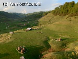 [P17] Fundătura Ponorului » foto by Mika
 - 
<span class="allrVoted glyphicon glyphicon-heart hidden" id="av1299243"></span>
<a class="m-l-10 hidden" id="sv1299243" onclick="voting_Foto_DelVot(,1299243,14749)" role="button">șterge vot <span class="glyphicon glyphicon-remove"></span></a>
<a id="v91299243" class=" c-red"  onclick="voting_Foto_SetVot(1299243)" role="button"><span class="glyphicon glyphicon-heart-empty"></span> <b>LIKE</b> = Votează poza</a> <img class="hidden"  id="f1299243W9" src="/imagini/loader.gif" border="0" /><span class="AjErrMes hidden" id="e1299243ErM"></span>