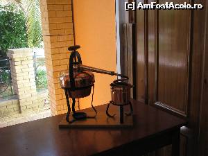 [P13] Mavromatis- obiecte foarte bine pastrate » foto by luciaoradea
 - 
<span class="allrVoted glyphicon glyphicon-heart hidden" id="av536536"></span>
<a class="m-l-10 hidden" id="sv536536" onclick="voting_Foto_DelVot(,536536,14751)" role="button">șterge vot <span class="glyphicon glyphicon-remove"></span></a>
<a id="v9536536" class=" c-red"  onclick="voting_Foto_SetVot(536536)" role="button"><span class="glyphicon glyphicon-heart-empty"></span> <b>LIKE</b> = Votează poza</a> <img class="hidden"  id="f536536W9" src="/imagini/loader.gif" border="0" /><span class="AjErrMes hidden" id="e536536ErM"></span>