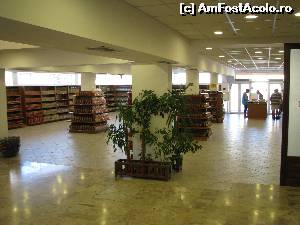 [P09] Mavromatis- in interiorul magazinului- puzderie de produse » foto by luciaoradea
 - 
<span class="allrVoted glyphicon glyphicon-heart hidden" id="av536532"></span>
<a class="m-l-10 hidden" id="sv536532" onclick="voting_Foto_DelVot(,536532,14751)" role="button">șterge vot <span class="glyphicon glyphicon-remove"></span></a>
<a id="v9536532" class=" c-red"  onclick="voting_Foto_SetVot(536532)" role="button"><span class="glyphicon glyphicon-heart-empty"></span> <b>LIKE</b> = Votează poza</a> <img class="hidden"  id="f536532W9" src="/imagini/loader.gif" border="0" /><span class="AjErrMes hidden" id="e536532ErM"></span>