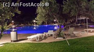 [P31] Piscina noaptea » foto by cristimicle
 - 
<span class="allrVoted glyphicon glyphicon-heart hidden" id="av749744"></span>
<a class="m-l-10 hidden" id="sv749744" onclick="voting_Foto_DelVot(,749744,14785)" role="button">șterge vot <span class="glyphicon glyphicon-remove"></span></a>
<a id="v9749744" class=" c-red"  onclick="voting_Foto_SetVot(749744)" role="button"><span class="glyphicon glyphicon-heart-empty"></span> <b>LIKE</b> = Votează poza</a> <img class="hidden"  id="f749744W9" src="/imagini/loader.gif" border="0" /><span class="AjErrMes hidden" id="e749744ErM"></span>