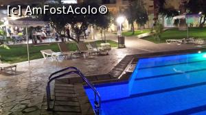 [P32] Piscina noaptea » foto by cristimicle
 - 
<span class="allrVoted glyphicon glyphicon-heart hidden" id="av749746"></span>
<a class="m-l-10 hidden" id="sv749746" onclick="voting_Foto_DelVot(,749746,14785)" role="button">șterge vot <span class="glyphicon glyphicon-remove"></span></a>
<a id="v9749746" class=" c-red"  onclick="voting_Foto_SetVot(749746)" role="button"><span class="glyphicon glyphicon-heart-empty"></span> <b>LIKE</b> = Votează poza</a> <img class="hidden"  id="f749746W9" src="/imagini/loader.gif" border="0" /><span class="AjErrMes hidden" id="e749746ErM"></span>