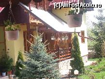 [P01] Intrarea principala in vila.  » foto by albena
 - 
<span class="allrVoted glyphicon glyphicon-heart hidden" id="av446410"></span>
<a class="m-l-10 hidden" id="sv446410" onclick="voting_Foto_DelVot(,446410,14799)" role="button">șterge vot <span class="glyphicon glyphicon-remove"></span></a>
<a id="v9446410" class=" c-red"  onclick="voting_Foto_SetVot(446410)" role="button"><span class="glyphicon glyphicon-heart-empty"></span> <b>LIKE</b> = Votează poza</a> <img class="hidden"  id="f446410W9" src="/imagini/loader.gif" border="0" /><span class="AjErrMes hidden" id="e446410ErM"></span>