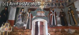 [P17] Mănăstirea Berislăvești, județul V&acirc;lcea, Biserica, Tabloul votiv din Pronaos » foto by mprofeanu
 - 
<span class="allrVoted glyphicon glyphicon-heart hidden" id="av1394315"></span>
<a class="m-l-10 hidden" id="sv1394315" onclick="voting_Foto_DelVot(,1394315,14806)" role="button">șterge vot <span class="glyphicon glyphicon-remove"></span></a>
<a id="v91394315" class=" c-red"  onclick="voting_Foto_SetVot(1394315)" role="button"><span class="glyphicon glyphicon-heart-empty"></span> <b>LIKE</b> = Votează poza</a> <img class="hidden"  id="f1394315W9" src="/imagini/loader.gif" border="0" /><span class="AjErrMes hidden" id="e1394315ErM"></span>