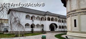 [P04] În curtea mănăstirii... » foto by tata123 🔱
 - 
<span class="allrVoted glyphicon glyphicon-heart hidden" id="av1427647"></span>
<a class="m-l-10 hidden" id="sv1427647" onclick="voting_Foto_DelVot(,1427647,14806)" role="button">șterge vot <span class="glyphicon glyphicon-remove"></span></a>
<a id="v91427647" class=" c-red"  onclick="voting_Foto_SetVot(1427647)" role="button"><span class="glyphicon glyphicon-heart-empty"></span> <b>LIKE</b> = Votează poza</a> <img class="hidden"  id="f1427647W9" src="/imagini/loader.gif" border="0" /><span class="AjErrMes hidden" id="e1427647ErM"></span>