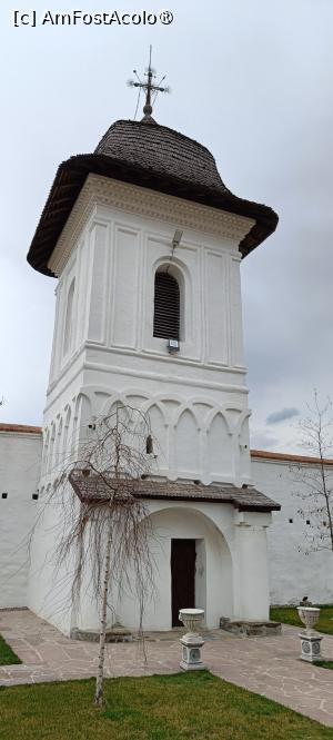 [P05] Clopotnița mănăstirii. » foto by tata123 🔱
 - 
<span class="allrVoted glyphicon glyphicon-heart hidden" id="av1427648"></span>
<a class="m-l-10 hidden" id="sv1427648" onclick="voting_Foto_DelVot(,1427648,14806)" role="button">șterge vot <span class="glyphicon glyphicon-remove"></span></a>
<a id="v91427648" class=" c-red"  onclick="voting_Foto_SetVot(1427648)" role="button"><span class="glyphicon glyphicon-heart-empty"></span> <b>LIKE</b> = Votează poza</a> <img class="hidden"  id="f1427648W9" src="/imagini/loader.gif" border="0" /><span class="AjErrMes hidden" id="e1427648ErM"></span>