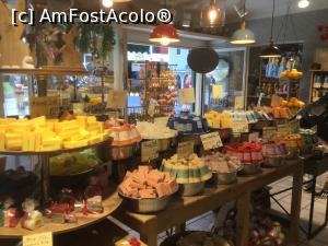 [P34] St. Wolfgang - Aici sunt sapunuri de toate formele, marimile, aromele » foto by mishu
 - 
<span class="allrVoted glyphicon glyphicon-heart hidden" id="av1161635"></span>
<a class="m-l-10 hidden" id="sv1161635" onclick="voting_Foto_DelVot(,1161635,14815)" role="button">șterge vot <span class="glyphicon glyphicon-remove"></span></a>
<a id="v91161635" class=" c-red"  onclick="voting_Foto_SetVot(1161635)" role="button"><span class="glyphicon glyphicon-heart-empty"></span> <b>LIKE</b> = Votează poza</a> <img class="hidden"  id="f1161635W9" src="/imagini/loader.gif" border="0" /><span class="AjErrMes hidden" id="e1161635ErM"></span>