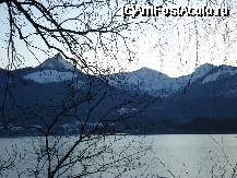 [P13] Lacul St. Wolfgangsee si muntii usor inzapeziti la apus de soare al unei zile tare geroase » foto by ileanaxperta*
 - 
<span class="allrVoted glyphicon glyphicon-heart hidden" id="av45084"></span>
<a class="m-l-10 hidden" id="sv45084" onclick="voting_Foto_DelVot(,45084,14815)" role="button">șterge vot <span class="glyphicon glyphicon-remove"></span></a>
<a id="v945084" class=" c-red"  onclick="voting_Foto_SetVot(45084)" role="button"><span class="glyphicon glyphicon-heart-empty"></span> <b>LIKE</b> = Votează poza</a> <img class="hidden"  id="f45084W9" src="/imagini/loader.gif" border="0" /><span class="AjErrMes hidden" id="e45084ErM"></span>