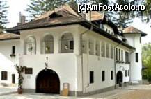 [P01] casa memoriala intr-o arhitectura tipic romaneasca » foto by cosminp
 - 
<span class="allrVoted glyphicon glyphicon-heart hidden" id="av40956"></span>
<a class="m-l-10 hidden" id="sv40956" onclick="voting_Foto_DelVot(,40956,14875)" role="button">șterge vot <span class="glyphicon glyphicon-remove"></span></a>
<a id="v940956" class=" c-red"  onclick="voting_Foto_SetVot(40956)" role="button"><span class="glyphicon glyphicon-heart-empty"></span> <b>LIKE</b> = Votează poza</a> <img class="hidden"  id="f40956W9" src="/imagini/loader.gif" border="0" /><span class="AjErrMes hidden" id="e40956ErM"></span>