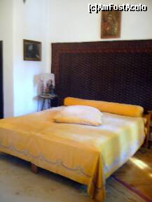 [P22] Vila Luminiş – Casa Memorială George Enescu, dormitorul Marucai » foto by magdalena
 - 
<span class="allrVoted glyphicon glyphicon-heart hidden" id="av277150"></span>
<a class="m-l-10 hidden" id="sv277150" onclick="voting_Foto_DelVot(,277150,14875)" role="button">șterge vot <span class="glyphicon glyphicon-remove"></span></a>
<a id="v9277150" class=" c-red"  onclick="voting_Foto_SetVot(277150)" role="button"><span class="glyphicon glyphicon-heart-empty"></span> <b>LIKE</b> = Votează poza</a> <img class="hidden"  id="f277150W9" src="/imagini/loader.gif" border="0" /><span class="AjErrMes hidden" id="e277150ErM"></span>