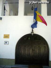 [P29] Vila Luminiş – Casa Memorială George Enescu, intrarea in vila » foto by magdalena
 - 
<span class="allrVoted glyphicon glyphicon-heart hidden" id="av277157"></span>
<a class="m-l-10 hidden" id="sv277157" onclick="voting_Foto_DelVot(,277157,14875)" role="button">șterge vot <span class="glyphicon glyphicon-remove"></span></a>
<a id="v9277157" class=" c-red"  onclick="voting_Foto_SetVot(277157)" role="button"><span class="glyphicon glyphicon-heart-empty"></span> <b>LIKE</b> = Votează poza</a> <img class="hidden"  id="f277157W9" src="/imagini/loader.gif" border="0" /><span class="AjErrMes hidden" id="e277157ErM"></span>