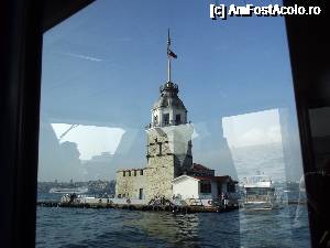 [P27] Aşa se vede Kız Kulesi prin geamul ambarcaţiunii ce ne-a dus pe insulă » foto by irinad
 - 
<span class="allrVoted glyphicon glyphicon-heart hidden" id="av692633"></span>
<a class="m-l-10 hidden" id="sv692633" onclick="voting_Foto_DelVot(,692633,14995)" role="button">șterge vot <span class="glyphicon glyphicon-remove"></span></a>
<a id="v9692633" class=" c-red"  onclick="voting_Foto_SetVot(692633)" role="button"><span class="glyphicon glyphicon-heart-empty"></span> <b>LIKE</b> = Votează poza</a> <img class="hidden"  id="f692633W9" src="/imagini/loader.gif" border="0" /><span class="AjErrMes hidden" id="e692633ErM"></span>