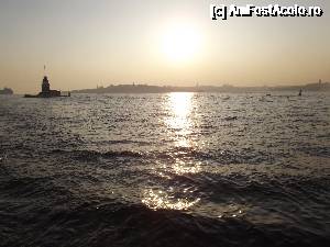 [P33] Un apus superb cu Kız Kulesi şi Palatul Topkapı în depărtare, pe malul european » foto by irinad
 - 
<span class="allrVoted glyphicon glyphicon-heart hidden" id="av692639"></span>
<a class="m-l-10 hidden" id="sv692639" onclick="voting_Foto_DelVot(,692639,14995)" role="button">șterge vot <span class="glyphicon glyphicon-remove"></span></a>
<a id="v9692639" class=" c-red"  onclick="voting_Foto_SetVot(692639)" role="button"><span class="glyphicon glyphicon-heart-empty"></span> <b>LIKE</b> = Votează poza</a> <img class="hidden"  id="f692639W9" src="/imagini/loader.gif" border="0" /><span class="AjErrMes hidden" id="e692639ErM"></span>