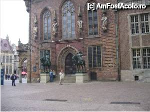 [P19] Ajungem în acelaşi punct de unde am plecat, moment în care întrebăm de statuia muzicanţilor » foto by iccata
 - 
<span class="allrVoted glyphicon glyphicon-heart hidden" id="av455053"></span>
<a class="m-l-10 hidden" id="sv455053" onclick="voting_Foto_DelVot(,455053,15056)" role="button">șterge vot <span class="glyphicon glyphicon-remove"></span></a>
<a id="v9455053" class=" c-red"  onclick="voting_Foto_SetVot(455053)" role="button"><span class="glyphicon glyphicon-heart-empty"></span> <b>LIKE</b> = Votează poza</a> <img class="hidden"  id="f455053W9" src="/imagini/loader.gif" border="0" /><span class="AjErrMes hidden" id="e455053ErM"></span>