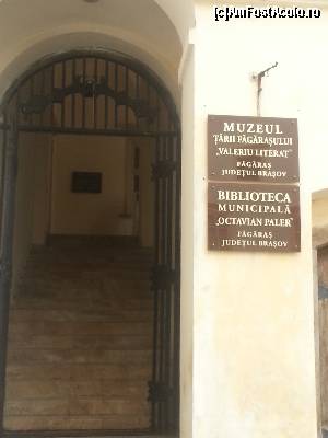 [P04] Muzeul Tarii Fagarasului 'Valer Literat' si Biblioteca » foto by Dan&Ema
 - 
<span class="allrVoted glyphicon glyphicon-heart hidden" id="av595103"></span>
<a class="m-l-10 hidden" id="sv595103" onclick="voting_Foto_DelVot(,595103,15092)" role="button">șterge vot <span class="glyphicon glyphicon-remove"></span></a>
<a id="v9595103" class=" c-red"  onclick="voting_Foto_SetVot(595103)" role="button"><span class="glyphicon glyphicon-heart-empty"></span> <b>LIKE</b> = Votează poza</a> <img class="hidden"  id="f595103W9" src="/imagini/loader.gif" border="0" /><span class="AjErrMes hidden" id="e595103ErM"></span>