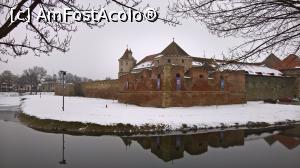 [P01] Cetatea Fagaras iarna » foto by AZE
 - 
<span class="allrVoted glyphicon glyphicon-heart hidden" id="av820972"></span>
<a class="m-l-10 hidden" id="sv820972" onclick="voting_Foto_DelVot(,820972,15092)" role="button">șterge vot <span class="glyphicon glyphicon-remove"></span></a>
<a id="v9820972" class=" c-red"  onclick="voting_Foto_SetVot(820972)" role="button"><span class="glyphicon glyphicon-heart-empty"></span> <b>LIKE</b> = Votează poza</a> <img class="hidden"  id="f820972W9" src="/imagini/loader.gif" border="0" /><span class="AjErrMes hidden" id="e820972ErM"></span>