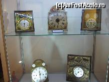 [P55] Vitrine cu ceasuri de epocă » foto by Michi
 - 
<span class="allrVoted glyphicon glyphicon-heart hidden" id="av451933"></span>
<a class="m-l-10 hidden" id="sv451933" onclick="voting_Foto_DelVot(,451933,15092)" role="button">șterge vot <span class="glyphicon glyphicon-remove"></span></a>
<a id="v9451933" class=" c-red"  onclick="voting_Foto_SetVot(451933)" role="button"><span class="glyphicon glyphicon-heart-empty"></span> <b>LIKE</b> = Votează poza</a> <img class="hidden"  id="f451933W9" src="/imagini/loader.gif" border="0" /><span class="AjErrMes hidden" id="e451933ErM"></span>