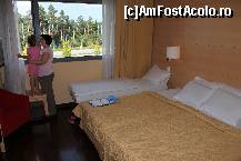 [P01] hotel Mons - camera » foto by gabibert
 - 
<span class="allrVoted glyphicon glyphicon-heart hidden" id="av459670"></span>
<a class="m-l-10 hidden" id="sv459670" onclick="voting_Foto_DelVot(,459670,15200)" role="button">șterge vot <span class="glyphicon glyphicon-remove"></span></a>
<a id="v9459670" class=" c-red"  onclick="voting_Foto_SetVot(459670)" role="button"><span class="glyphicon glyphicon-heart-empty"></span> <b>LIKE</b> = Votează poza</a> <img class="hidden"  id="f459670W9" src="/imagini/loader.gif" border="0" /><span class="AjErrMes hidden" id="e459670ErM"></span>