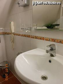 [P19] Tähetorni Hotell - Tallinn, camera 9, baia curată, dotată chiar şi cu telefon.  » foto by iulianic
 - 
<span class="allrVoted glyphicon glyphicon-heart hidden" id="av461547"></span>
<a class="m-l-10 hidden" id="sv461547" onclick="voting_Foto_DelVot(,461547,15251)" role="button">șterge vot <span class="glyphicon glyphicon-remove"></span></a>
<a id="v9461547" class=" c-red"  onclick="voting_Foto_SetVot(461547)" role="button"><span class="glyphicon glyphicon-heart-empty"></span> <b>LIKE</b> = Votează poza</a> <img class="hidden"  id="f461547W9" src="/imagini/loader.gif" border="0" /><span class="AjErrMes hidden" id="e461547ErM"></span>