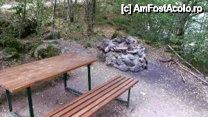 [P104] Devin - traseul ecoturistic Struiliţa - Kaleto - Lîcata / poteca spre Lîcata, alt loc amenajat pentru foc și luat masa » foto by Dragoș_MD
 - 
<span class="allrVoted glyphicon glyphicon-heart hidden" id="av464847"></span>
<a class="m-l-10 hidden" id="sv464847" onclick="voting_Foto_DelVot(,464847,15256)" role="button">șterge vot <span class="glyphicon glyphicon-remove"></span></a>
<a id="v9464847" class=" c-red"  onclick="voting_Foto_SetVot(464847)" role="button"><span class="glyphicon glyphicon-heart-empty"></span> <b>LIKE</b> = Votează poza</a> <img class="hidden"  id="f464847W9" src="/imagini/loader.gif" border="0" /><span class="AjErrMes hidden" id="e464847ErM"></span>