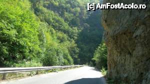 [P145] Defileul Trigrad, peştera Gâtul diavolului, sătucul Trigrad şi Muzeul urşilor / intrăm în cheile Trigradului » foto by Dragoș_MD
 - 
<span class="allrVoted glyphicon glyphicon-heart hidden" id="av465593"></span>
<a class="m-l-10 hidden" id="sv465593" onclick="voting_Foto_DelVot(,465593,15256)" role="button">șterge vot <span class="glyphicon glyphicon-remove"></span></a>
<a id="v9465593" class=" c-red"  onclick="voting_Foto_SetVot(465593)" role="button"><span class="glyphicon glyphicon-heart-empty"></span> <b>LIKE</b> = Votează poza</a> <img class="hidden"  id="f465593W9" src="/imagini/loader.gif" border="0" /><span class="AjErrMes hidden" id="e465593ErM"></span>
