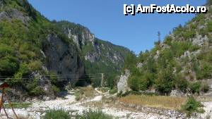 [P208] Defileul Trigrad, peştera Gâtul diavolului, sătucul Trigrad şi Muzeul urşilor / pe drumul de întoarcere, o zonă turistică (arie protejată)  » foto by Dragoș_MD
 - 
<span class="allrVoted glyphicon glyphicon-heart hidden" id="av465709"></span>
<a class="m-l-10 hidden" id="sv465709" onclick="voting_Foto_DelVot(,465709,15256)" role="button">șterge vot <span class="glyphicon glyphicon-remove"></span></a>
<a id="v9465709" class=" c-red"  onclick="voting_Foto_SetVot(465709)" role="button"><span class="glyphicon glyphicon-heart-empty"></span> <b>LIKE</b> = Votează poza</a> <img class="hidden"  id="f465709W9" src="/imagini/loader.gif" border="0" /><span class="AjErrMes hidden" id="e465709ErM"></span>