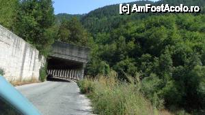 [P210] Defileul Trigrad, peştera Gâtul diavolului, sătucul Trigrad şi Muzeul urşilor / pe drumul de întoarcere, un „semitunel”, la intrarea în cheile Trigrad » foto by Dragoș_MD
 - 
<span class="allrVoted glyphicon glyphicon-heart hidden" id="av465711"></span>
<a class="m-l-10 hidden" id="sv465711" onclick="voting_Foto_DelVot(,465711,15256)" role="button">șterge vot <span class="glyphicon glyphicon-remove"></span></a>
<a id="v9465711" class=" c-red"  onclick="voting_Foto_SetVot(465711)" role="button"><span class="glyphicon glyphicon-heart-empty"></span> <b>LIKE</b> = Votează poza</a> <img class="hidden"  id="f465711W9" src="/imagini/loader.gif" border="0" /><span class="AjErrMes hidden" id="e465711ErM"></span>
