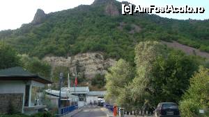 [P24] Devin - hai-hui prin oraș; Poarta făbricii de îmbuteliere apă minerală » foto by Dragoș_MD
 - 
<span class="allrVoted glyphicon glyphicon-heart hidden" id="av463594"></span>
<a class="m-l-10 hidden" id="sv463594" onclick="voting_Foto_DelVot(,463594,15256)" role="button">șterge vot <span class="glyphicon glyphicon-remove"></span></a>
<a id="v9463594" class=" c-red"  onclick="voting_Foto_SetVot(463594)" role="button"><span class="glyphicon glyphicon-heart-empty"></span> <b>LIKE</b> = Votează poza</a> <img class="hidden"  id="f463594W9" src="/imagini/loader.gif" border="0" /><span class="AjErrMes hidden" id="e463594ErM"></span>