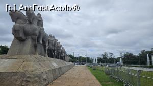 [P02] monument la intrarea în parc » foto by robert
 - 
<span class="allrVoted glyphicon glyphicon-heart hidden" id="av1519935"></span>
<a class="m-l-10 hidden" id="sv1519935" onclick="voting_Foto_DelVot(,1519935,15313)" role="button">șterge vot <span class="glyphicon glyphicon-remove"></span></a>
<a id="v91519935" class=" c-red"  onclick="voting_Foto_SetVot(1519935)" role="button"><span class="glyphicon glyphicon-heart-empty"></span> <b>LIKE</b> = Votează poza</a> <img class="hidden"  id="f1519935W9" src="/imagini/loader.gif" border="0" /><span class="AjErrMes hidden" id="e1519935ErM"></span>