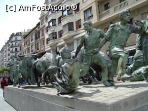 [P07] Monumentul Encierro, o sculptură a unui artist basc -omagiu adus fiestei spaniole » foto by mireille
 - 
<span class="allrVoted glyphicon glyphicon-heart hidden" id="av1020736"></span>
<a class="m-l-10 hidden" id="sv1020736" onclick="voting_Foto_DelVot(,1020736,15321)" role="button">șterge vot <span class="glyphicon glyphicon-remove"></span></a>
<a id="v91020736" class=" c-red"  onclick="voting_Foto_SetVot(1020736)" role="button"><span class="glyphicon glyphicon-heart-empty"></span> <b>LIKE</b> = Votează poza</a> <img class="hidden"  id="f1020736W9" src="/imagini/loader.gif" border="0" /><span class="AjErrMes hidden" id="e1020736ErM"></span>