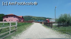 [P02] Complexul Turistic Salonti - Draşov. De pe drumul de ţară se vede în stânga pensiunea şi în plan secund ştrandul.  » foto by bogumil
 - 
<span class="allrVoted glyphicon glyphicon-heart hidden" id="av729459"></span>
<a class="m-l-10 hidden" id="sv729459" onclick="voting_Foto_DelVot(,729459,15371)" role="button">șterge vot <span class="glyphicon glyphicon-remove"></span></a>
<a id="v9729459" class=" c-red"  onclick="voting_Foto_SetVot(729459)" role="button"><span class="glyphicon glyphicon-heart-empty"></span> <b>LIKE</b> = Votează poza</a> <img class="hidden"  id="f729459W9" src="/imagini/loader.gif" border="0" /><span class="AjErrMes hidden" id="e729459ErM"></span>
