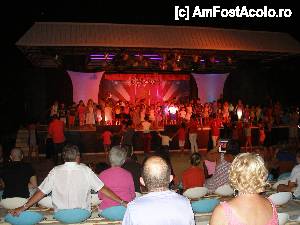 [P02] Spectacolul de seara, la sfarsit de august, cand mai erau copii. Dupa 1 sept copiii au cam disparut » foto by Deborah77
 - 
<span class="allrVoted glyphicon glyphicon-heart hidden" id="av494077"></span>
<a class="m-l-10 hidden" id="sv494077" onclick="voting_Foto_DelVot(,494077,15414)" role="button">șterge vot <span class="glyphicon glyphicon-remove"></span></a>
<a id="v9494077" class=" c-red"  onclick="voting_Foto_SetVot(494077)" role="button"><span class="glyphicon glyphicon-heart-empty"></span> <b>LIKE</b> = Votează poza</a> <img class="hidden"  id="f494077W9" src="/imagini/loader.gif" border="0" /><span class="AjErrMes hidden" id="e494077ErM"></span>