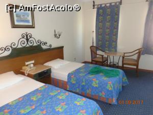 [P02] prima camera cea cu 2 paturi, prosopul verde este cel pentru plaja » foto by nrs †
 - 
<span class="allrVoted glyphicon glyphicon-heart hidden" id="av909258"></span>
<a class="m-l-10 hidden" id="sv909258" onclick="voting_Foto_DelVot(,909258,15414)" role="button">șterge vot <span class="glyphicon glyphicon-remove"></span></a>
<a id="v9909258" class=" c-red"  onclick="voting_Foto_SetVot(909258)" role="button"><span class="glyphicon glyphicon-heart-empty"></span> <b>LIKE</b> = Votează poza</a> <img class="hidden"  id="f909258W9" src="/imagini/loader.gif" border="0" /><span class="AjErrMes hidden" id="e909258ErM"></span>