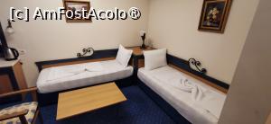 [P12] Camera noastră - camera din dreapta. » foto by ⭐ValentinB_88⭐
 - 
<span class="allrVoted glyphicon glyphicon-heart hidden" id="av1492136"></span>
<a class="m-l-10 hidden" id="sv1492136" onclick="voting_Foto_DelVot(,1492136,15414)" role="button">șterge vot <span class="glyphicon glyphicon-remove"></span></a>
<a id="v91492136" class=" c-red"  onclick="voting_Foto_SetVot(1492136)" role="button"><span class="glyphicon glyphicon-heart-empty"></span> <b>LIKE</b> = Votează poza</a> <img class="hidden"  id="f1492136W9" src="/imagini/loader.gif" border="0" /><span class="AjErrMes hidden" id="e1492136ErM"></span>