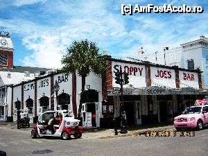 [P21] Sloppy Joe's, Duval st, unde bea nenea Hemingway.  » foto by drumet
 - 
<span class="allrVoted glyphicon glyphicon-heart hidden" id="av484722"></span>
<a class="m-l-10 hidden" id="sv484722" onclick="voting_Foto_DelVot(,484722,15416)" role="button">șterge vot <span class="glyphicon glyphicon-remove"></span></a>
<a id="v9484722" class=" c-red"  onclick="voting_Foto_SetVot(484722)" role="button"><span class="glyphicon glyphicon-heart-empty"></span> <b>LIKE</b> = Votează poza</a> <img class="hidden"  id="f484722W9" src="/imagini/loader.gif" border="0" /><span class="AjErrMes hidden" id="e484722ErM"></span>