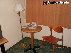 [P11] Hotel Comfort Lichtenberg - Berlin, camera 06.09. Un colţ lângă fereastră.  » foto by iulianic
 - 
<span class="allrVoted glyphicon glyphicon-heart hidden" id="av468373"></span>
<a class="m-l-10 hidden" id="sv468373" onclick="voting_Foto_DelVot(,468373,15422)" role="button">șterge vot <span class="glyphicon glyphicon-remove"></span></a>
<a id="v9468373" class=" c-red"  onclick="voting_Foto_SetVot(468373)" role="button"><span class="glyphicon glyphicon-heart-empty"></span> <b>LIKE</b> = Votează poza</a> <img class="hidden"  id="f468373W9" src="/imagini/loader.gif" border="0" /><span class="AjErrMes hidden" id="e468373ErM"></span>