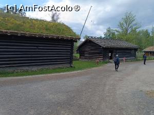 [P40] Oslo, Norsk Folkemuseum, Zona Numedal, Gospodăria din Søre Rauland, datând din jurul anului 1240 cea din stânga și Gospodăria din Grøsli cea din plan secund » foto by mprofeanu
 - 
<span class="allrVoted glyphicon glyphicon-heart hidden" id="av1517149"></span>
<a class="m-l-10 hidden" id="sv1517149" onclick="voting_Foto_DelVot(,1517149,15474)" role="button">șterge vot <span class="glyphicon glyphicon-remove"></span></a>
<a id="v91517149" class=" c-red"  onclick="voting_Foto_SetVot(1517149)" role="button"><span class="glyphicon glyphicon-heart-empty"></span> <b>LIKE</b> = Votează poza</a> <img class="hidden"  id="f1517149W9" src="/imagini/loader.gif" border="0" /><span class="AjErrMes hidden" id="e1517149ErM"></span>