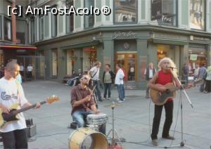 [P05] Am intrat în secțiunea rock, o muzică la mare căutare.  » foto by glcitizen
 - 
<span class="allrVoted glyphicon glyphicon-heart hidden" id="av967289"></span>
<a class="m-l-10 hidden" id="sv967289" onclick="voting_Foto_DelVot(,967289,15474)" role="button">șterge vot <span class="glyphicon glyphicon-remove"></span></a>
<a id="v9967289" class=" c-red"  onclick="voting_Foto_SetVot(967289)" role="button"><span class="glyphicon glyphicon-heart-empty"></span> <b>LIKE</b> = Votează poza</a> <img class="hidden"  id="f967289W9" src="/imagini/loader.gif" border="0" /><span class="AjErrMes hidden" id="e967289ErM"></span>