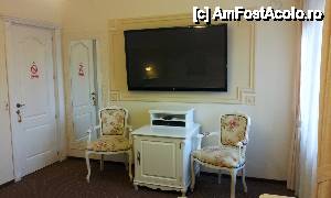 [P17] Televizor lcd urias, peste 100 de canale inclusiv HD, blu ray player, telecomanda pentru lustra in camera Suprem 5* » foto by mirmicu
 - 
<span class="allrVoted glyphicon glyphicon-heart hidden" id="av475524"></span>
<a class="m-l-10 hidden" id="sv475524" onclick="voting_Foto_DelVot(,475524,15588)" role="button">șterge vot <span class="glyphicon glyphicon-remove"></span></a>
<a id="v9475524" class=" c-red"  onclick="voting_Foto_SetVot(475524)" role="button"><span class="glyphicon glyphicon-heart-empty"></span> <b>LIKE</b> = Votează poza</a> <img class="hidden"  id="f475524W9" src="/imagini/loader.gif" border="0" /><span class="AjErrMes hidden" id="e475524ErM"></span>