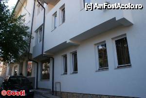 [P14] Latura nordică a hotelului Telal (spre geamia Şeicului Feruh). Aici mai sunt câteva locuri de parcare la dispoziţia turiştilor cazaţi la hotel.  » foto by Costi
 - 
<span class="allrVoted glyphicon glyphicon-heart hidden" id="av476179"></span>
<a class="m-l-10 hidden" id="sv476179" onclick="voting_Foto_DelVot(,476179,15600)" role="button">șterge vot <span class="glyphicon glyphicon-remove"></span></a>
<a id="v9476179" class=" c-red"  onclick="voting_Foto_SetVot(476179)" role="button"><span class="glyphicon glyphicon-heart-empty"></span> <b>LIKE</b> = Votează poza</a> <img class="hidden"  id="f476179W9" src="/imagini/loader.gif" border="0" /><span class="AjErrMes hidden" id="e476179ErM"></span>