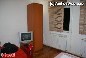 [P06] Camera în care am stat la hotelul Telal. Dotări minime, dar curăţenie 'lună'.  » foto by Costi
 - 
<span class="allrVoted glyphicon glyphicon-heart hidden" id="av476169"></span>
<a class="m-l-10 hidden" id="sv476169" onclick="voting_Foto_DelVot(,476169,15600)" role="button">șterge vot <span class="glyphicon glyphicon-remove"></span></a>
<a id="v9476169" class=" c-red"  onclick="voting_Foto_SetVot(476169)" role="button"><span class="glyphicon glyphicon-heart-empty"></span> <b>LIKE</b> = Votează poza</a> <img class="hidden"  id="f476169W9" src="/imagini/loader.gif" border="0" /><span class="AjErrMes hidden" id="e476169ErM"></span>