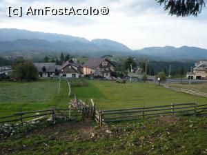 [P02] Partea de padure de unde e facuta fotografia apartine tot de resedinta Edera. In zare, Muntii Piatra Craiului.  » foto by HFbraila
 - 
<span class="allrVoted glyphicon glyphicon-heart hidden" id="av789022"></span>
<a class="m-l-10 hidden" id="sv789022" onclick="voting_Foto_DelVot(,789022,15609)" role="button">șterge vot <span class="glyphicon glyphicon-remove"></span></a>
<a id="v9789022" class=" c-red"  onclick="voting_Foto_SetVot(789022)" role="button"><span class="glyphicon glyphicon-heart-empty"></span> <b>LIKE</b> = Votează poza</a> <img class="hidden"  id="f789022W9" src="/imagini/loader.gif" border="0" /><span class="AjErrMes hidden" id="e789022ErM"></span>