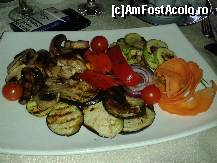 [P17] Vila Class - Satu Mare, platou de legume grillate - asta am servit eu.  » foto by creivean
 - 
<span class="allrVoted glyphicon glyphicon-heart hidden" id="av497683"></span>
<a class="m-l-10 hidden" id="sv497683" onclick="voting_Foto_DelVot(,497683,15818)" role="button">șterge vot <span class="glyphicon glyphicon-remove"></span></a>
<a id="v9497683" class=" c-red"  onclick="voting_Foto_SetVot(497683)" role="button"><span class="glyphicon glyphicon-heart-empty"></span> <b>LIKE</b> = Votează poza</a> <img class="hidden"  id="f497683W9" src="/imagini/loader.gif" border="0" /><span class="AjErrMes hidden" id="e497683ErM"></span>