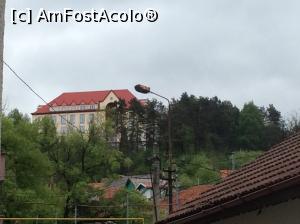[P13] Petrosani - zoom catre Universitate » foto by mishu
 - 
<span class="allrVoted glyphicon glyphicon-heart hidden" id="av853395"></span>
<a class="m-l-10 hidden" id="sv853395" onclick="voting_Foto_DelVot(,853395,15838)" role="button">șterge vot <span class="glyphicon glyphicon-remove"></span></a>
<a id="v9853395" class=" c-red"  onclick="voting_Foto_SetVot(853395)" role="button"><span class="glyphicon glyphicon-heart-empty"></span> <b>LIKE</b> = Votează poza</a> <img class="hidden"  id="f853395W9" src="/imagini/loader.gif" border="0" /><span class="AjErrMes hidden" id="e853395ErM"></span>