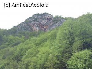 [P37] Cheile Rosia - varful semet se ridica deasupra copacilor » foto by mishu
 - 
<span class="allrVoted glyphicon glyphicon-heart hidden" id="av854074"></span>
<a class="m-l-10 hidden" id="sv854074" onclick="voting_Foto_DelVot(,854074,15838)" role="button">șterge vot <span class="glyphicon glyphicon-remove"></span></a>
<a id="v9854074" class=" c-red"  onclick="voting_Foto_SetVot(854074)" role="button"><span class="glyphicon glyphicon-heart-empty"></span> <b>LIKE</b> = Votează poza</a> <img class="hidden"  id="f854074W9" src="/imagini/loader.gif" border="0" /><span class="AjErrMes hidden" id="e854074ErM"></span>