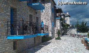 [P05] Terasă la hotelul Ladias, regiunea Epir, Grecia.  » foto by traian.leuca †
 - 
<span class="allrVoted glyphicon glyphicon-heart hidden" id="av574995"></span>
<a class="m-l-10 hidden" id="sv574995" onclick="voting_Foto_DelVot(,574995,15855)" role="button">șterge vot <span class="glyphicon glyphicon-remove"></span></a>
<a id="v9574995" class=" c-red"  onclick="voting_Foto_SetVot(574995)" role="button"><span class="glyphicon glyphicon-heart-empty"></span> <b>LIKE</b> = Votează poza</a> <img class="hidden"  id="f574995W9" src="/imagini/loader.gif" border="0" /><span class="AjErrMes hidden" id="e574995ErM"></span>