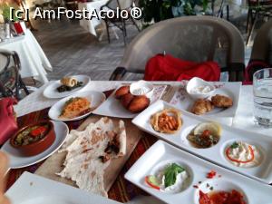 [P11] O parte din mancarea de la restaurantul turcesc (a la carte)  » foto by kathy15
 - 
<span class="allrVoted glyphicon glyphicon-heart hidden" id="av983798"></span>
<a class="m-l-10 hidden" id="sv983798" onclick="voting_Foto_DelVot(,983798,15940)" role="button">șterge vot <span class="glyphicon glyphicon-remove"></span></a>
<a id="v9983798" class=" c-red"  onclick="voting_Foto_SetVot(983798)" role="button"><span class="glyphicon glyphicon-heart-empty"></span> <b>LIKE</b> = Votează poza</a> <img class="hidden"  id="f983798W9" src="/imagini/loader.gif" border="0" /><span class="AjErrMes hidden" id="e983798ErM"></span>