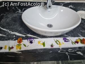 [P18] baia de langa piscine » foto by adutza_ghiocel
 - 
<span class="allrVoted glyphicon glyphicon-heart hidden" id="av1298374"></span>
<a class="m-l-10 hidden" id="sv1298374" onclick="voting_Foto_DelVot(,1298374,15940)" role="button">șterge vot <span class="glyphicon glyphicon-remove"></span></a>
<a id="v91298374" class=" c-red"  onclick="voting_Foto_SetVot(1298374)" role="button"><span class="glyphicon glyphicon-heart-empty"></span> <b>LIKE</b> = Votează poza</a> <img class="hidden"  id="f1298374W9" src="/imagini/loader.gif" border="0" /><span class="AjErrMes hidden" id="e1298374ErM"></span>