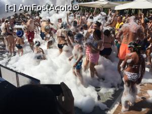 [P08] Foam party » foto by daniel adrian
 - 
<span class="allrVoted glyphicon glyphicon-heart hidden" id="av755567"></span>
<a class="m-l-10 hidden" id="sv755567" onclick="voting_Foto_DelVot(,755567,15940)" role="button">șterge vot <span class="glyphicon glyphicon-remove"></span></a>
<a id="v9755567" class=" c-red"  onclick="voting_Foto_SetVot(755567)" role="button"><span class="glyphicon glyphicon-heart-empty"></span> <b>LIKE</b> = Votează poza</a> <img class="hidden"  id="f755567W9" src="/imagini/loader.gif" border="0" /><span class="AjErrMes hidden" id="e755567ErM"></span>