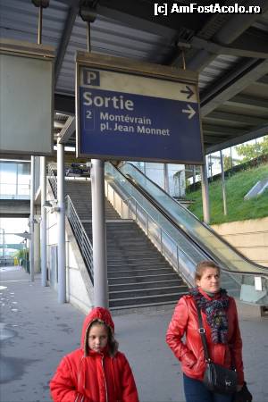 [P05] Folositi Exitul 2. Sus, sunt si automate de la care se pot cumpara bilete pentru RER.  » foto by TraianS
 - 
<span class="allrVoted glyphicon glyphicon-heart hidden" id="av498473"></span>
<a class="m-l-10 hidden" id="sv498473" onclick="voting_Foto_DelVot(,498473,16149)" role="button">șterge vot <span class="glyphicon glyphicon-remove"></span></a>
<a id="v9498473" class=" c-red"  onclick="voting_Foto_SetVot(498473)" role="button"><span class="glyphicon glyphicon-heart-empty"></span> <b>LIKE</b> = Votează poza</a> <img class="hidden"  id="f498473W9" src="/imagini/loader.gif" border="0" /><span class="AjErrMes hidden" id="e498473ErM"></span>